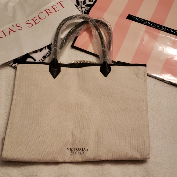 🌞3 for $25 NWT Victoria's secret tote - Picture 3 of 7